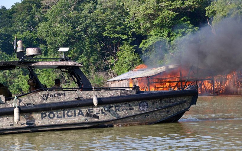 Military Armoured Boat Aruanã 29 FT - TT